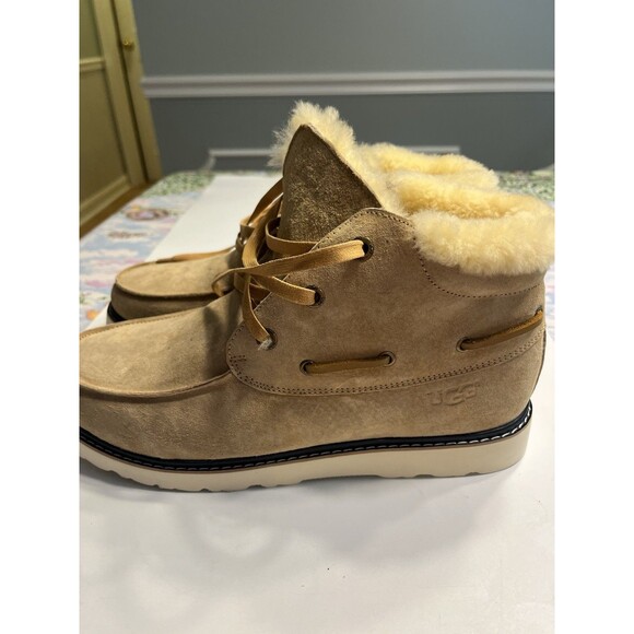 UGG Sheepskin Lined Chukka Style Vibram Boots Men’s Sz 11 main image 10